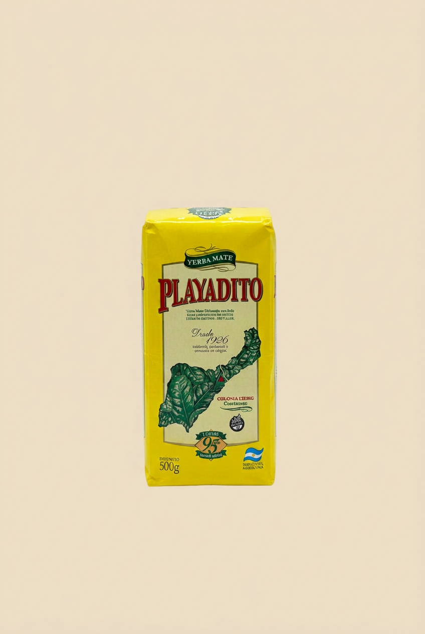 Yerba Playadito 500g sobre fondo beige sin sombras