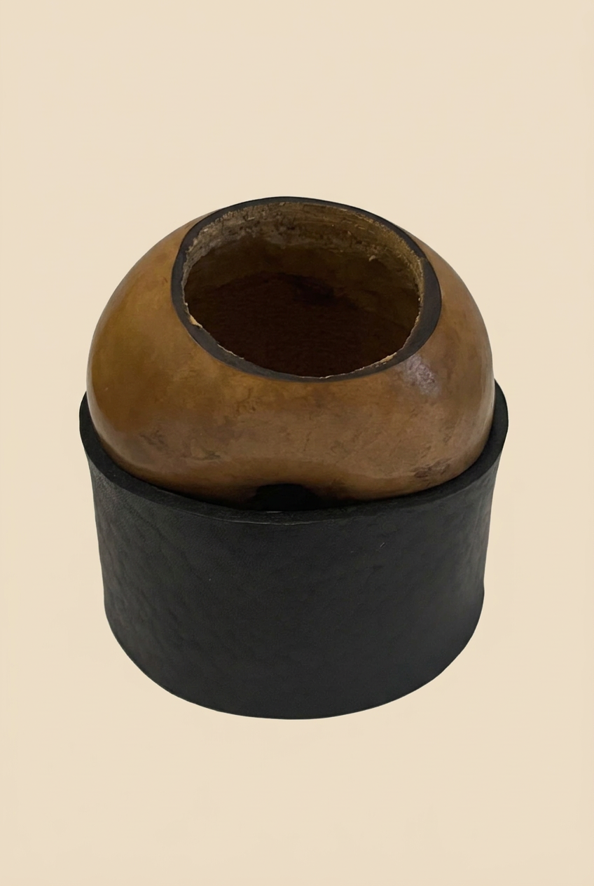 Mate Galleta modelo 2 frontal sobre fondo beige