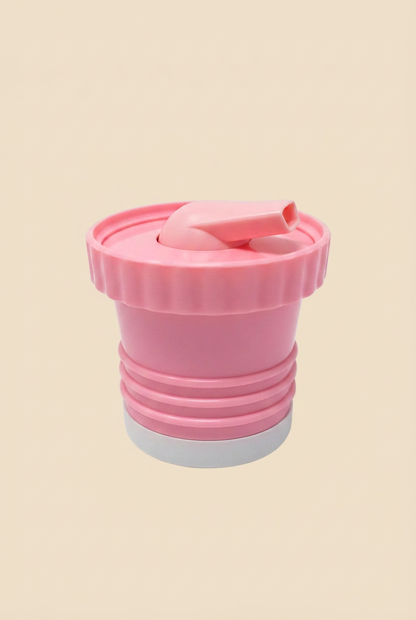 Tapón rosa sobre fondo beige sin sombras