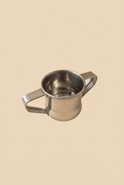 Mate Pampa de Acero Inoxidable vista principal sobre fondo beige